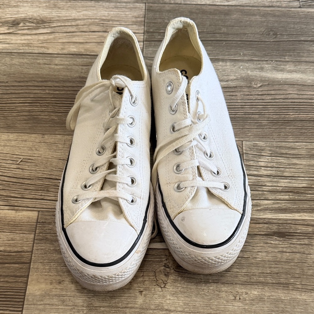 Converse White Canvas Low-Top platform Sneakers